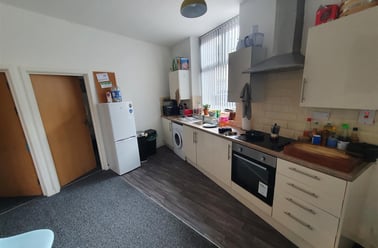 Moira Street, Adamstown, Cardiff - Image 3